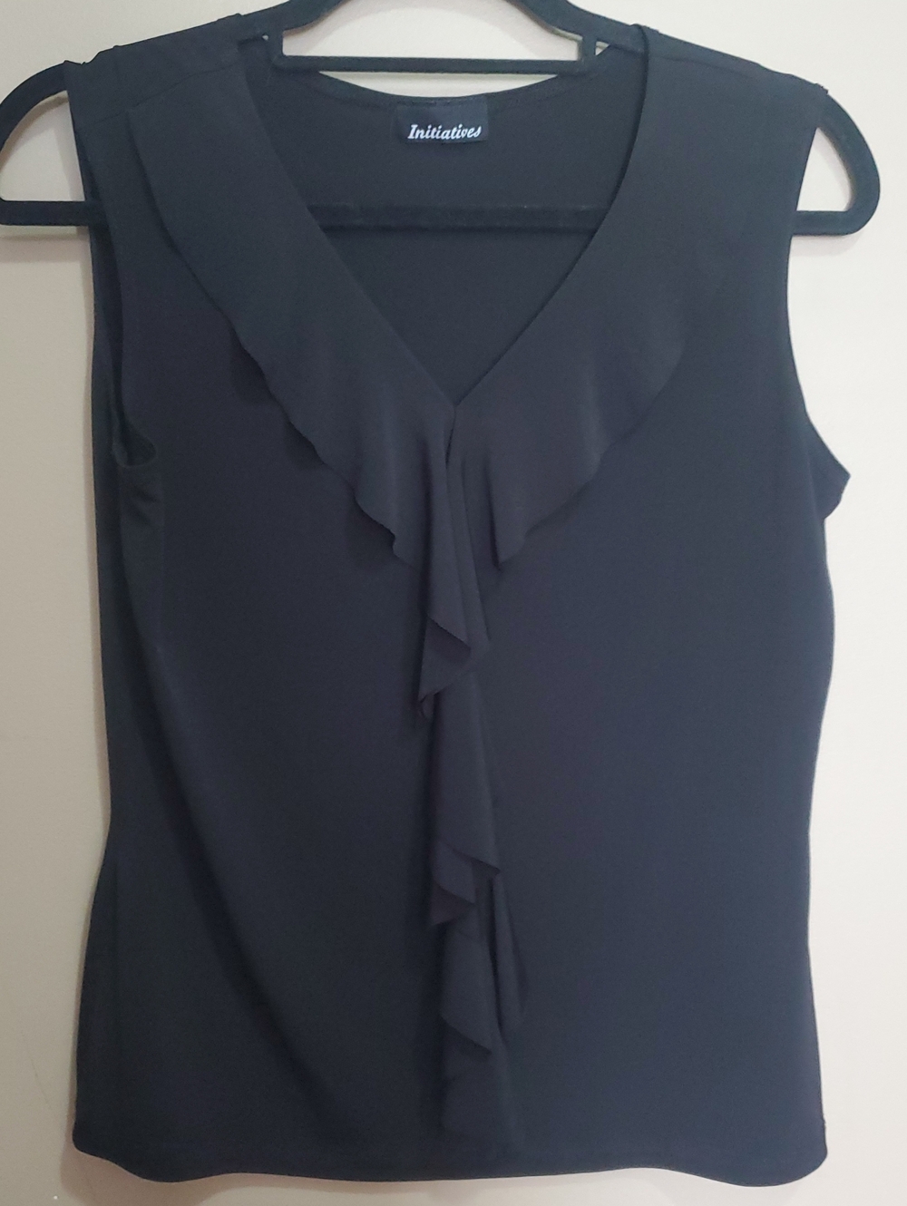 Initiative Black Ruffle V-Neck Sleeveless Top Size Large